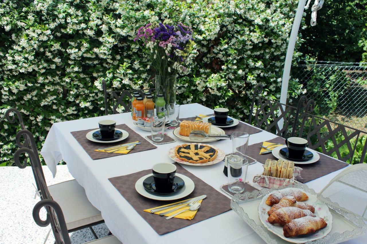 La Sosta Fuori Stazione Bed & Breakfast Brescello Exterior photo